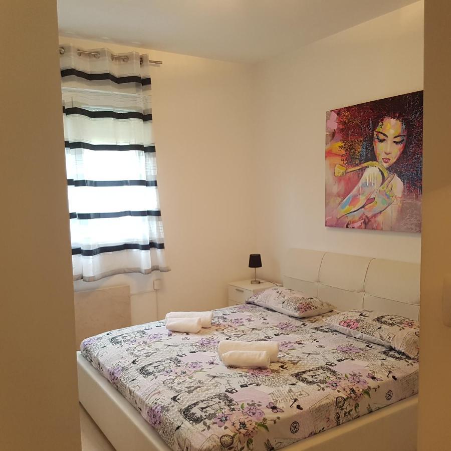 Adela Apartments 3 Morska Vila Сплит Екстериор снимка